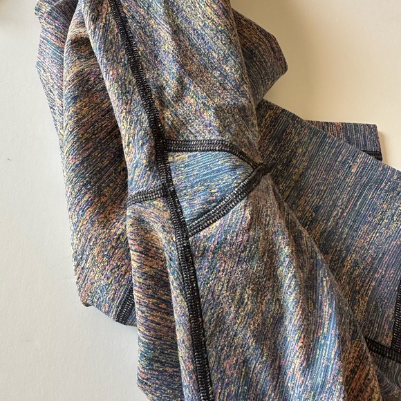 Lululemon Wunder Under Leggings - Picture 4 of 7